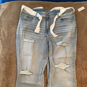 NWT Maurice’s Distressed Denim Capri
